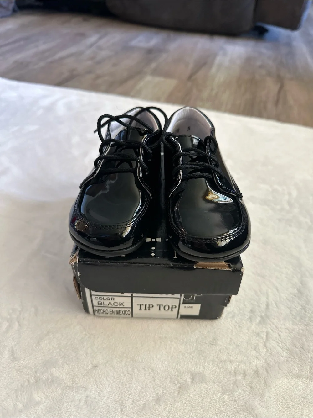 Tip Top Kids shiny patent